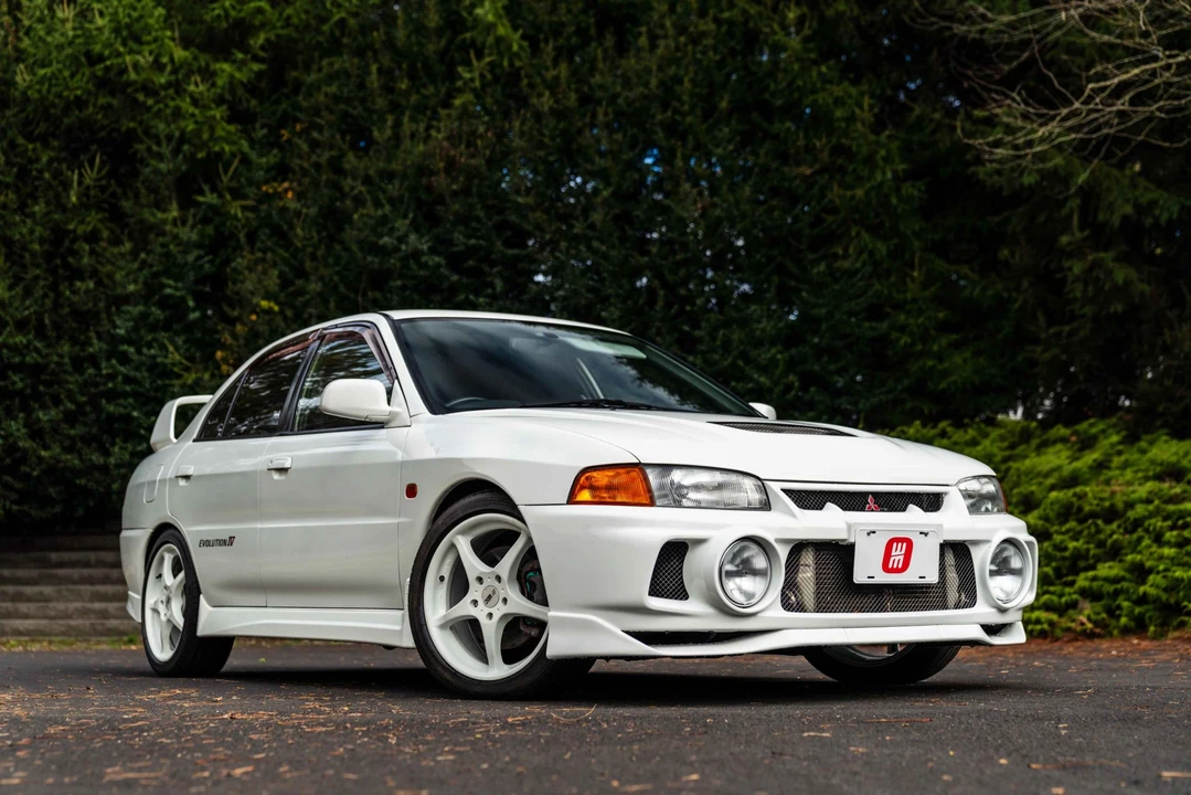1996 Mitsubishi Lancer Evolution IV 6th Gen - Image 24 of 31