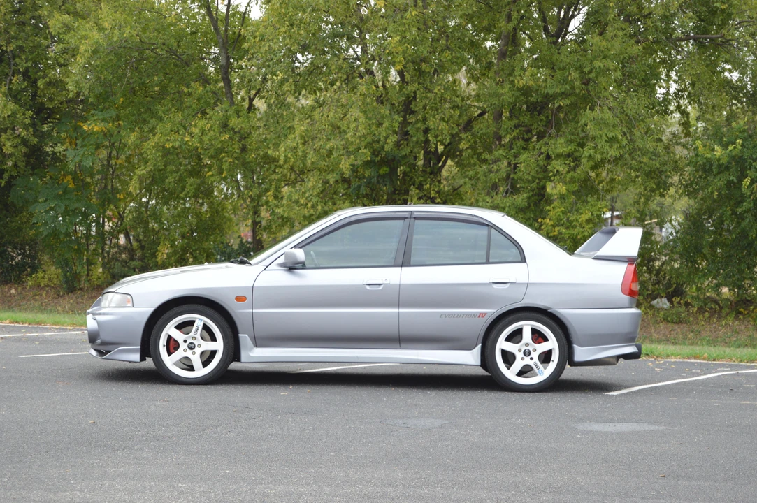 1996 Mitsubishi Lancer Evolution IV 6th Gen - Image 16 of 31