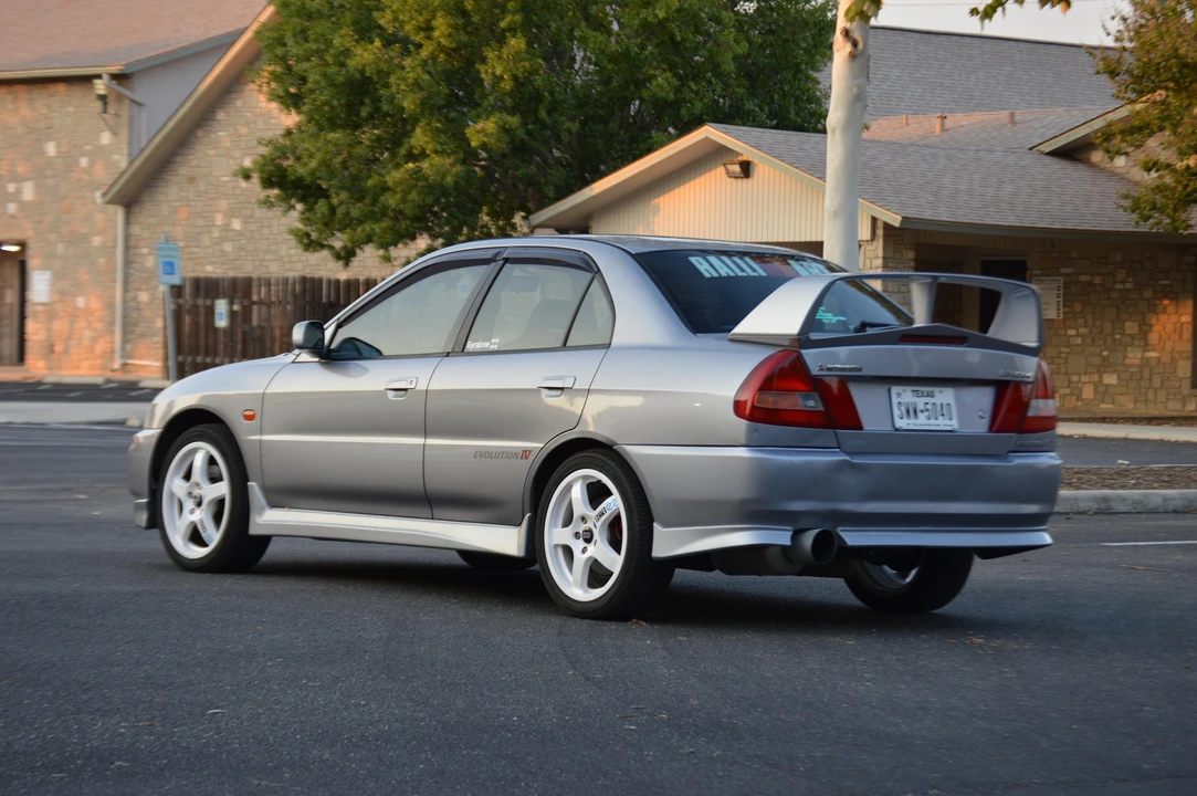 1996 Mitsubishi Lancer Evolution IV 6th Gen - Image 17 of 31