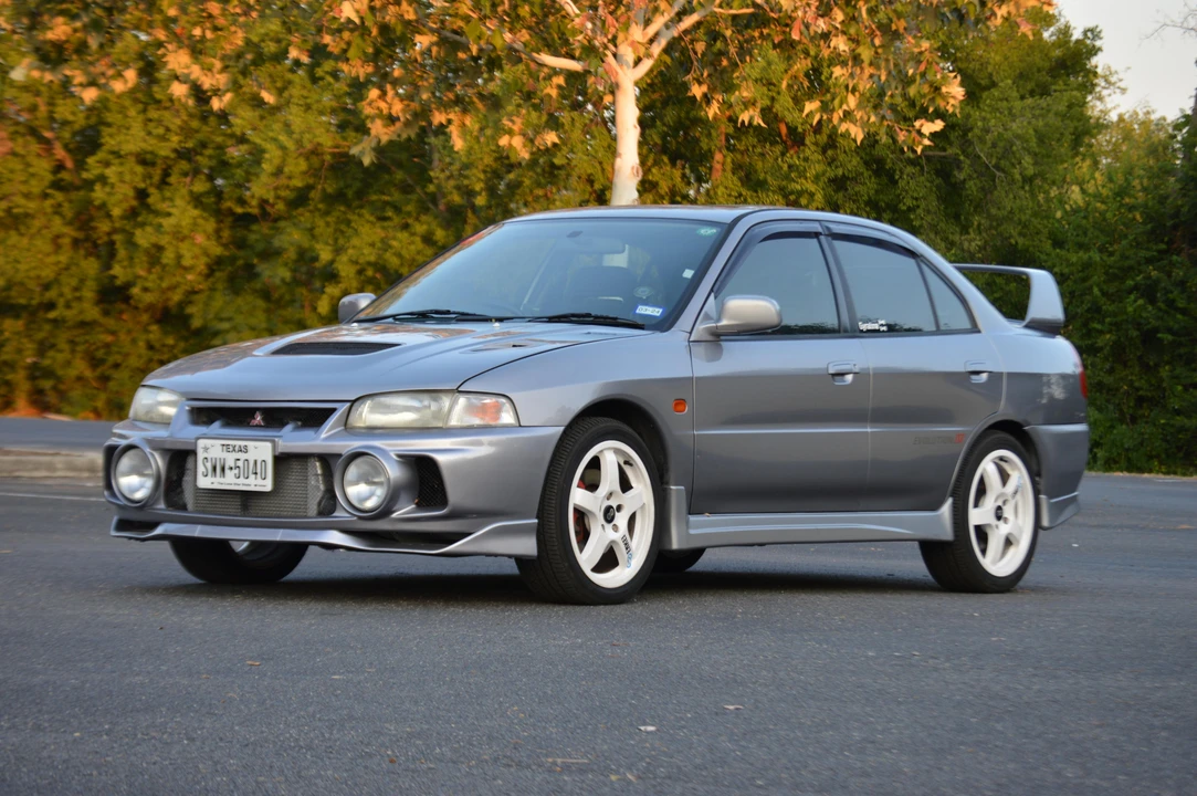 1996 Mitsubishi Lancer Evolution IV 6th Gen - Image 12 of 31