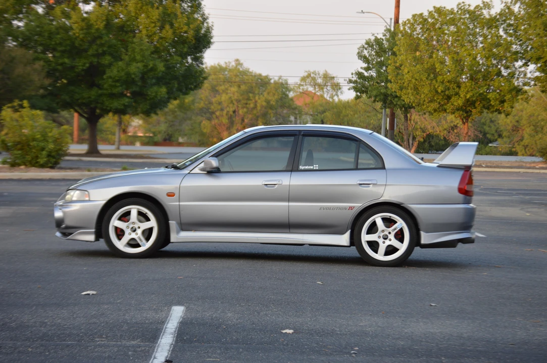 1996 Mitsubishi Lancer Evolution IV 6th Gen - Image 14 of 31