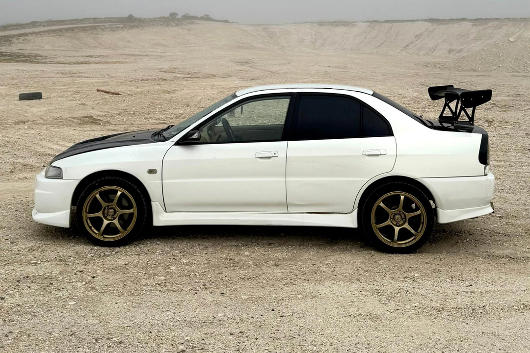 1996 Mitsubishi Lancer Evolution IV 6th Gen - Image 8 of 31