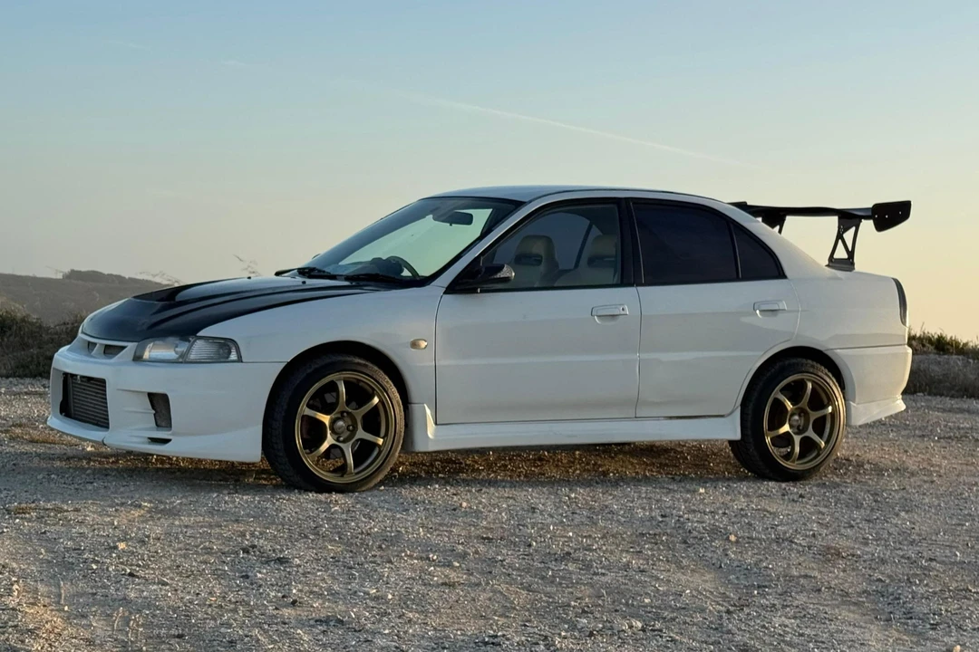 1996 Mitsubishi Lancer Evolution IV 6th Gen - Image 6 of 31