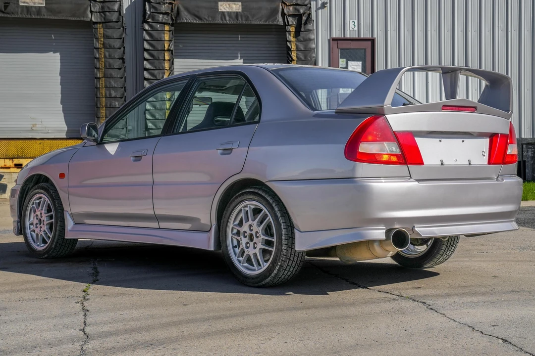 1996 Mitsubishi Lancer Evolution IV 6th Gen - Image 4 of 31