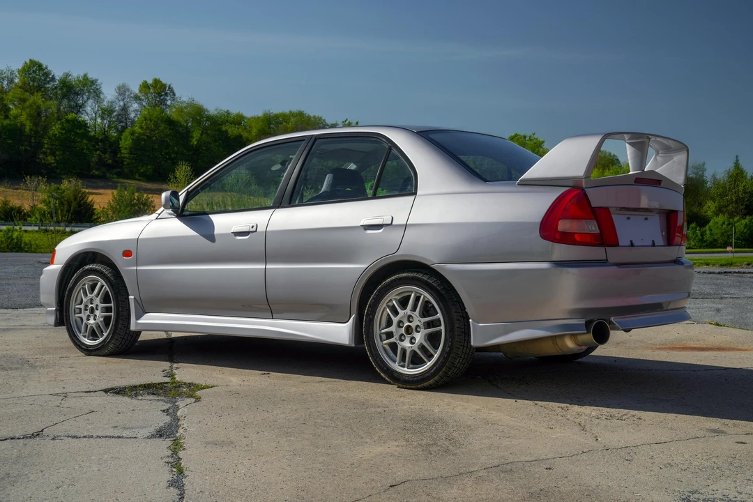 1996 Mitsubishi Lancer Evolution IV 6th Gen - Image 8 of 31
