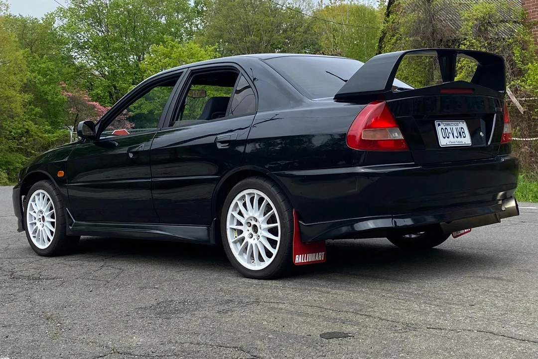 1996 Mitsubishi Lancer Evolution IV 6th Gen - Image 4 of 31
