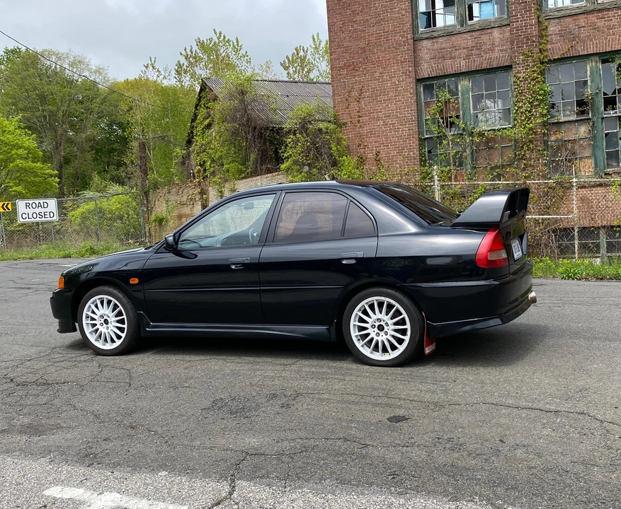 1996 Mitsubishi Lancer Evolution IV 6th Gen - Image 15 of 31