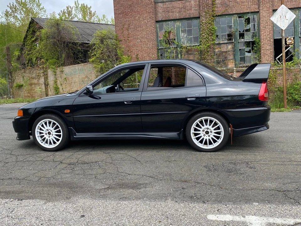 1996 Mitsubishi Lancer Evolution IV 6th Gen - Image 14 of 31