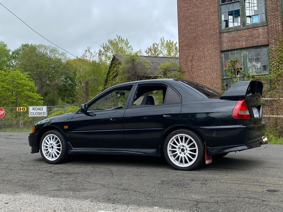 1996 Mitsubishi Lancer Evolution IV 6th Gen - Image 16 of 31