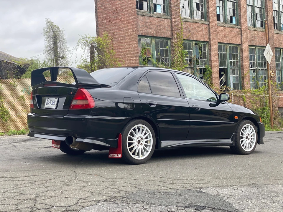 1996 Mitsubishi Lancer Evolution IV 6th Gen - Image 24 of 31