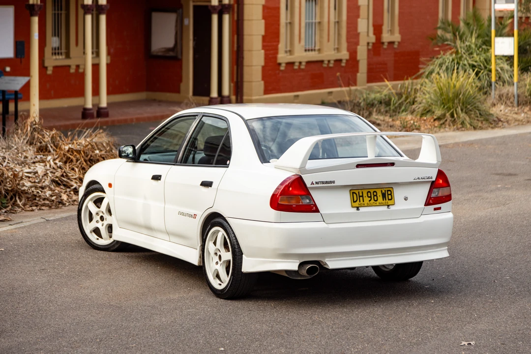 1996 Mitsubishi Lancer Evolution IV 6th Gen - Image 12 of 31
