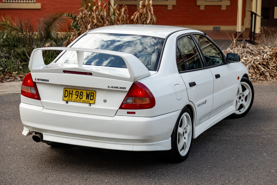 1996 Mitsubishi Lancer Evolution IV 6th Gen - Image 10 of 31