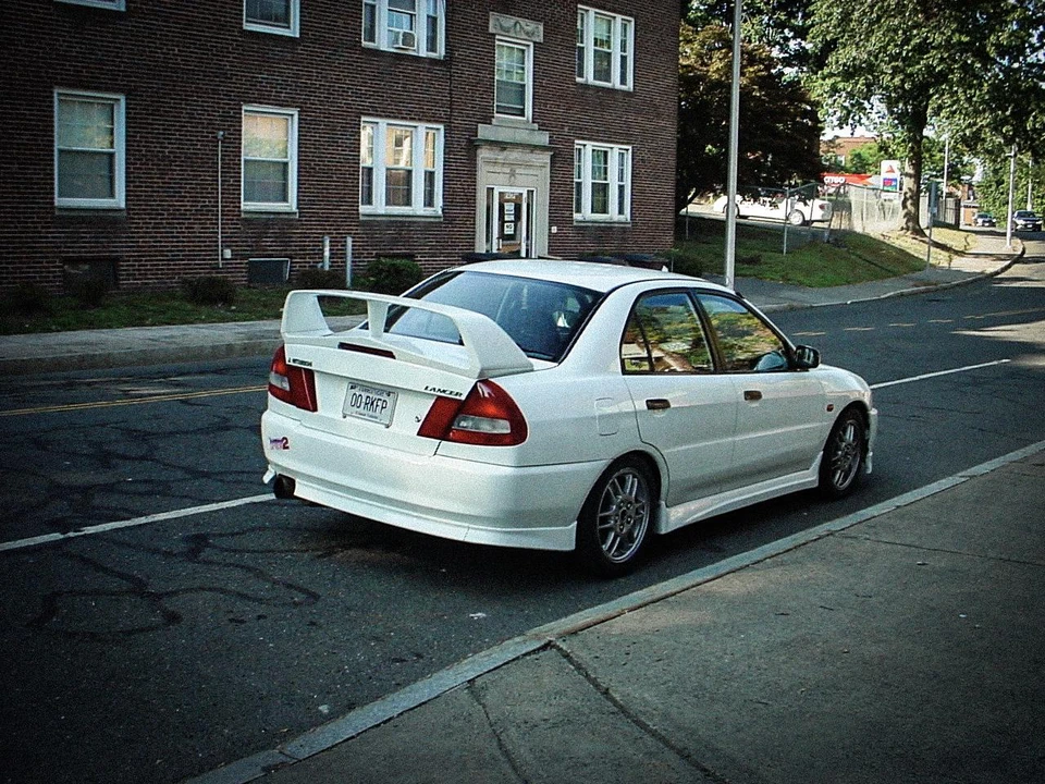 1996 Mitsubishi Lancer Evolution IV 6th Gen - Image 7 of 31