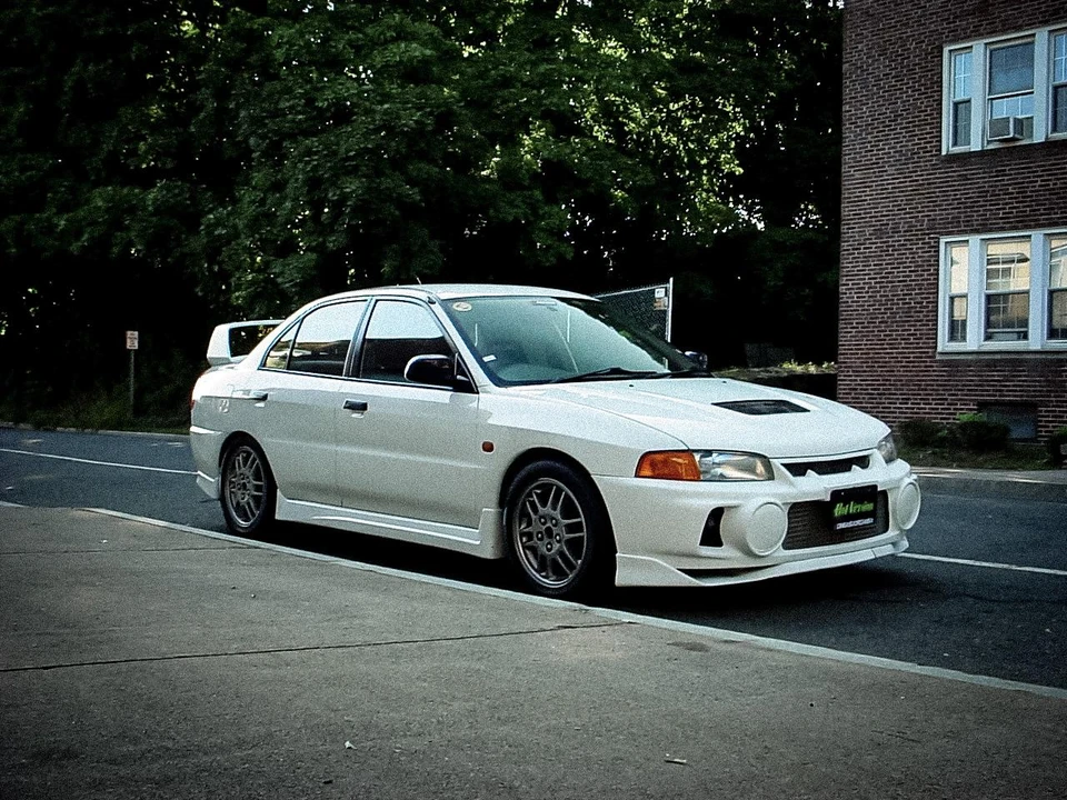 1996 Mitsubishi Lancer Evolution IV 6th Gen - Image 5 of 31
