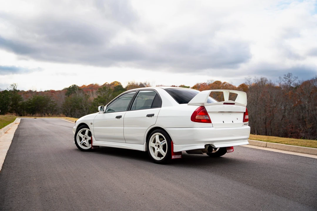 1996 Mitsubishi Lancer Evolution IV 6th Gen - Image 13 of 31