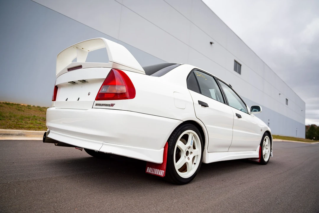 1996 Mitsubishi Lancer Evolution IV 6th Gen - Image 19 of 31
