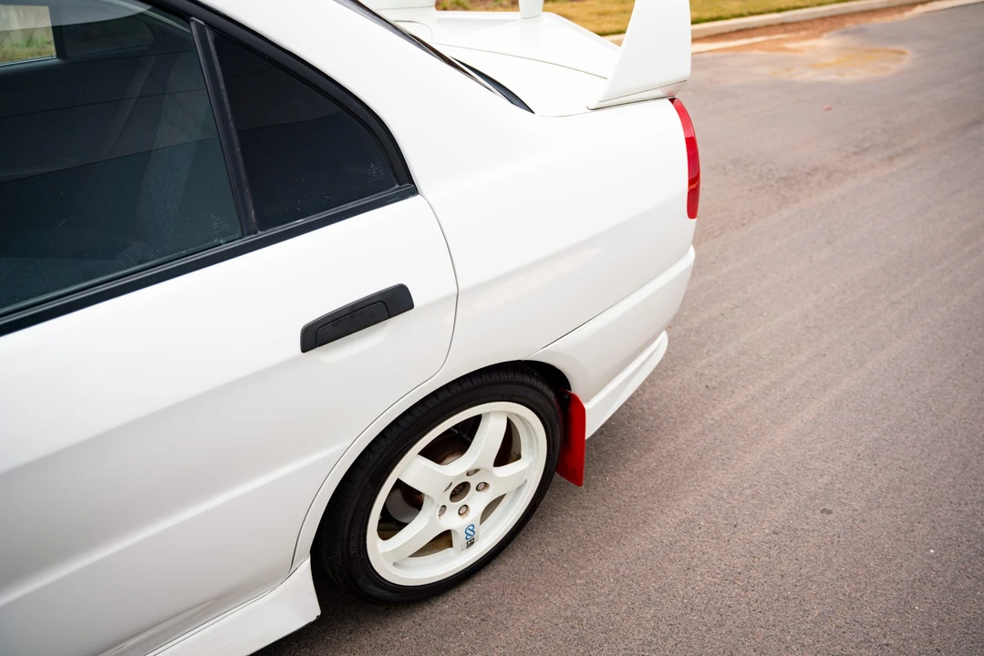1996 Mitsubishi Lancer Evolution IV 6th Gen - Image 27 of 31
