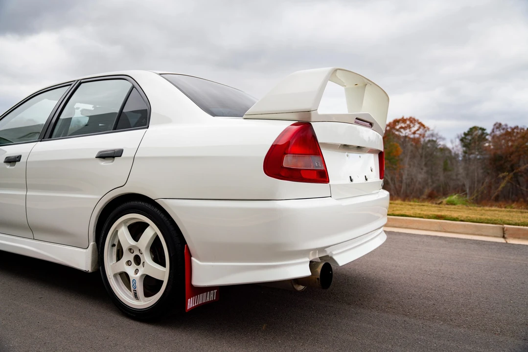1996 Mitsubishi Lancer Evolution IV 6th Gen - Image 28 of 31