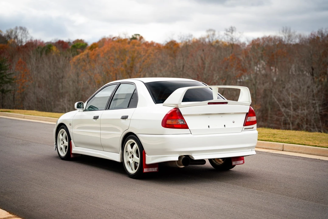 1996 Mitsubishi Lancer Evolution IV 6th Gen - Image 14 of 31