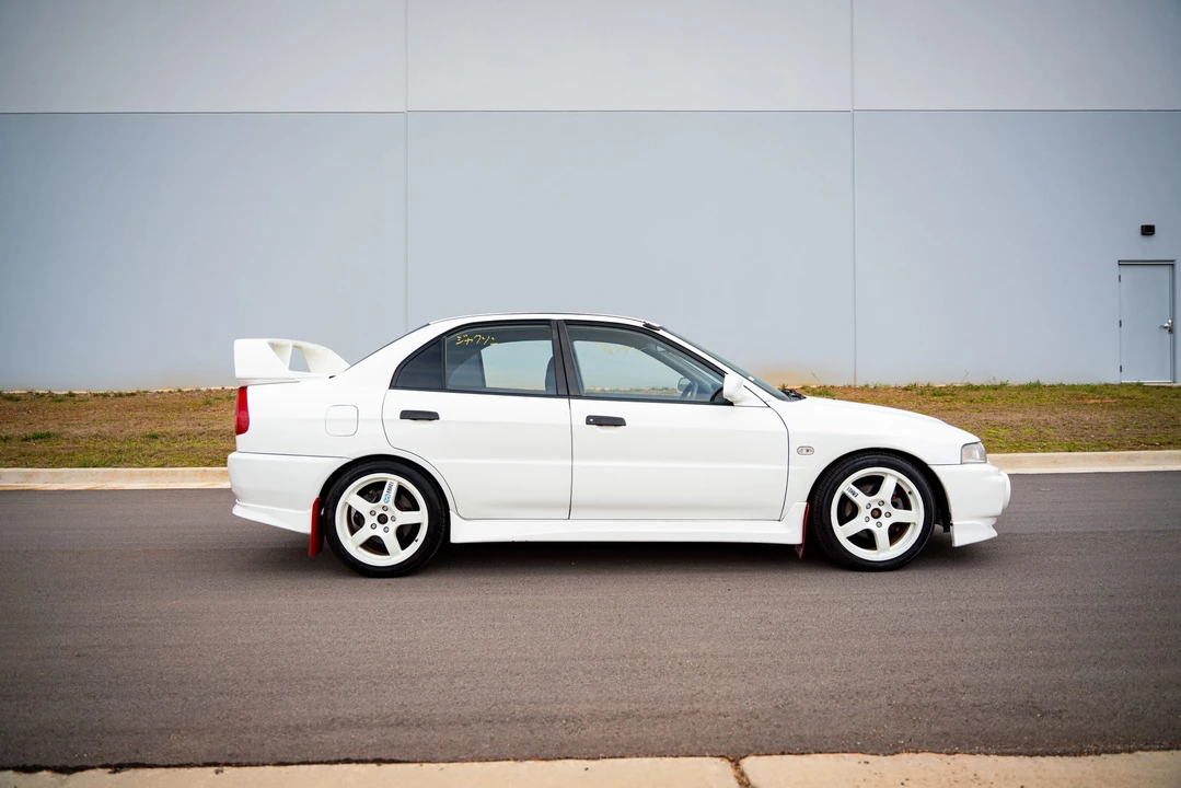 1996 Mitsubishi Lancer Evolution IV 6th Gen - Image 20 of 31