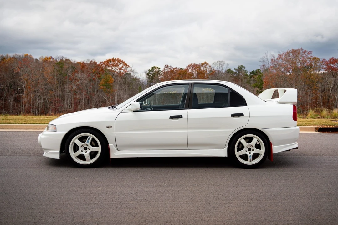 1996 Mitsubishi Lancer Evolution IV 6th Gen - Image 12 of 31