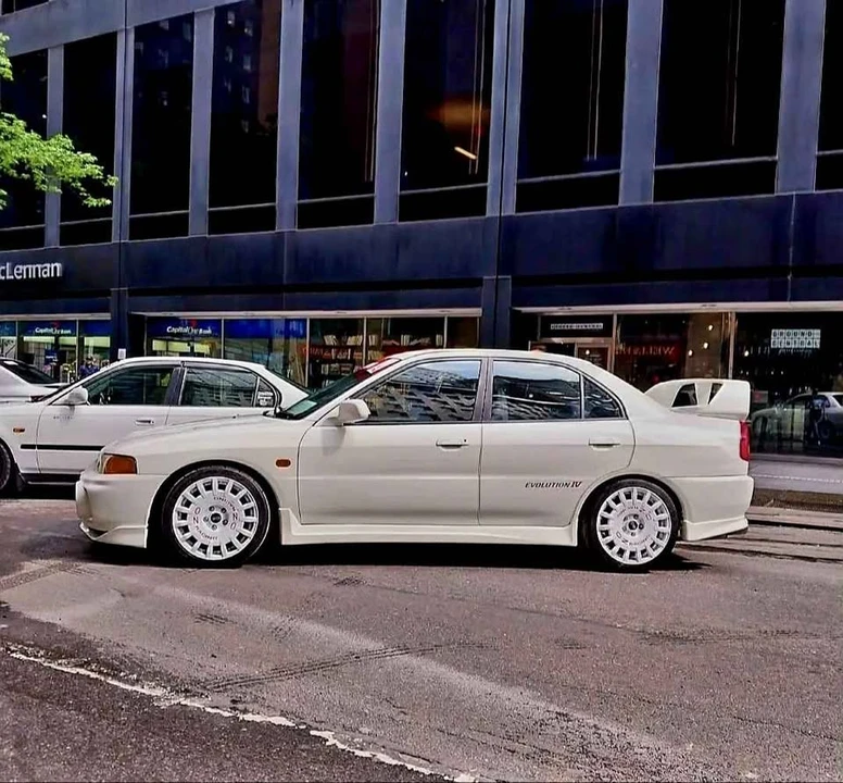 1996 Mitsubishi Lancer Evolution IV 6th Gen - Image 18 of 20