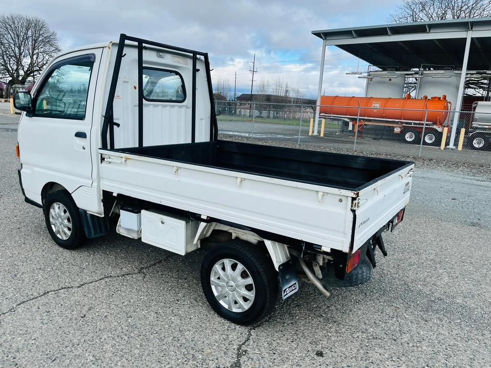 1996 Mitsubishi Minicab 5th Gen - Image 17 of 31