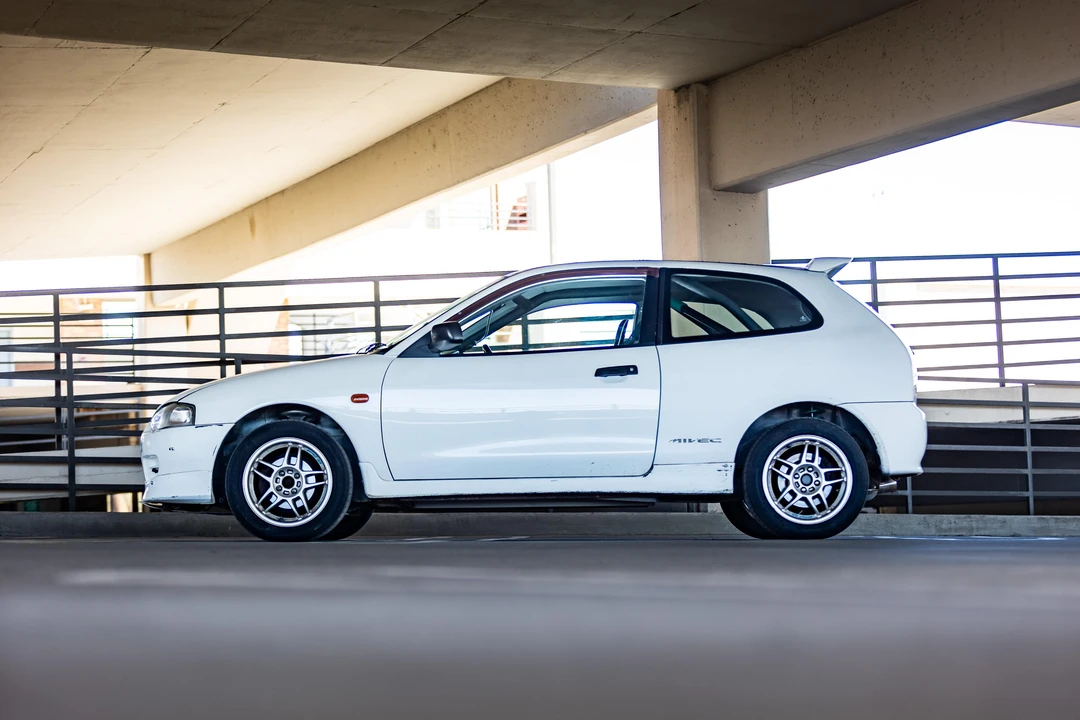 1996 Mitsubishi Mirage 5th Gen - Image 13 of 31