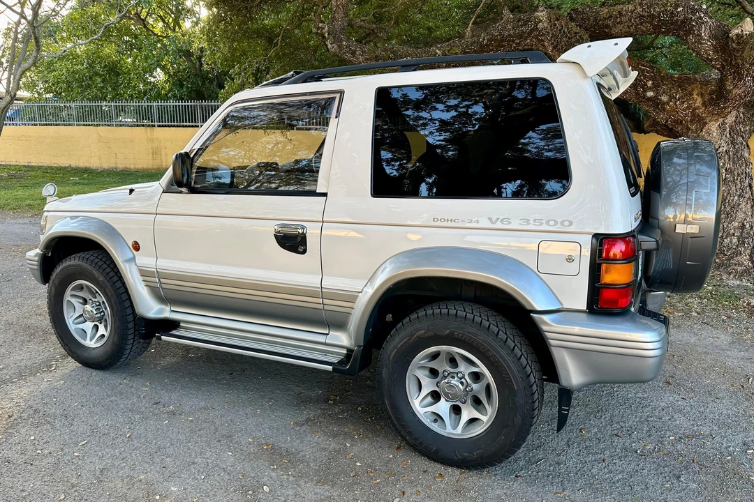 1996 Mitsubishi Pajero/Montero 2nd Gen - Image 4 of 31