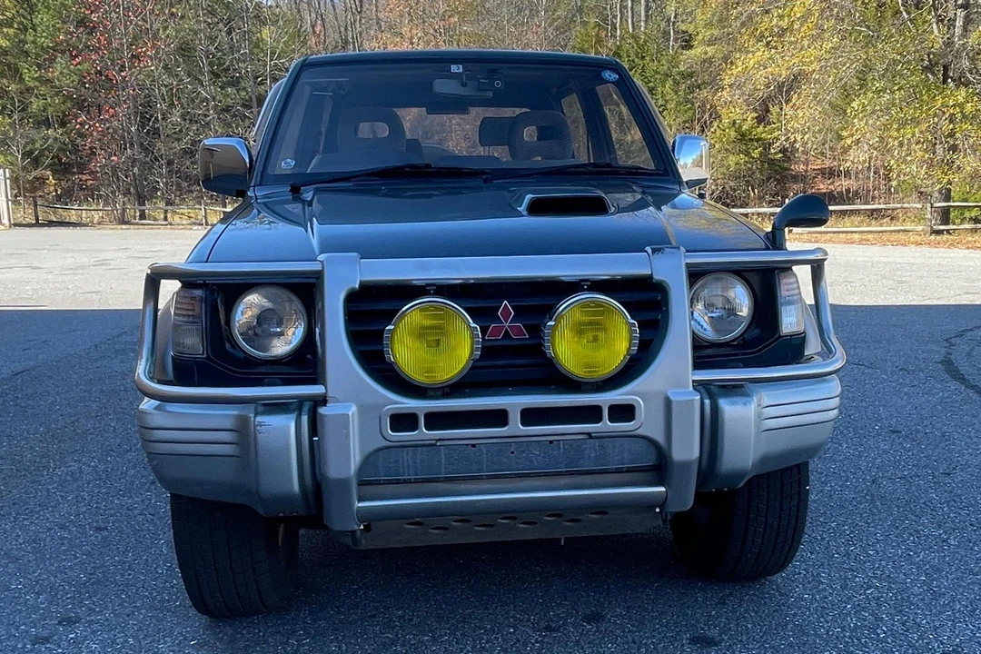 1996 Mitsubishi Pajero/Montero 2nd Gen - Image 2 of 31