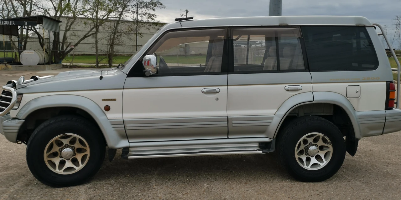 1996 Mitsubishi Pajero/Montero 2nd Gen - Image 10 of 31