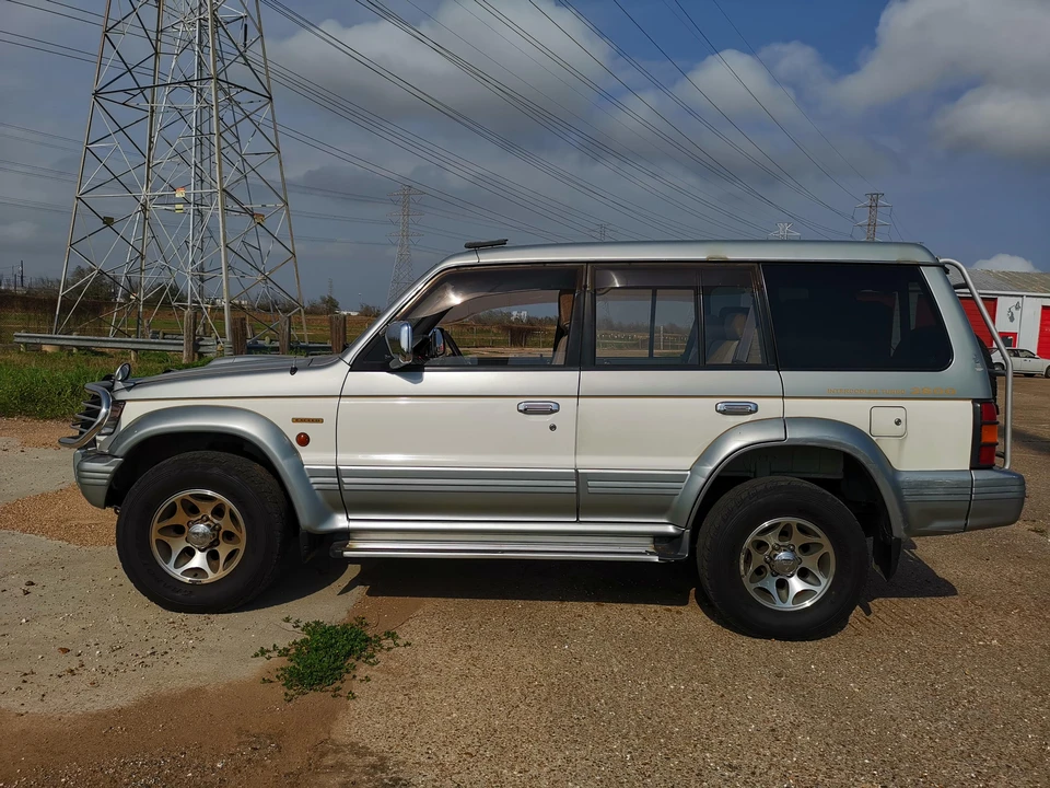 1996 Mitsubishi Pajero/Montero 2nd Gen - Image 11 of 31
