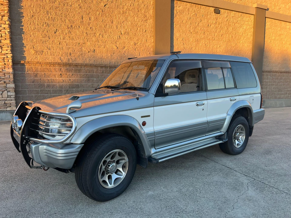 1996 Mitsubishi Pajero/Montero 2nd Gen - Image 10 of 31