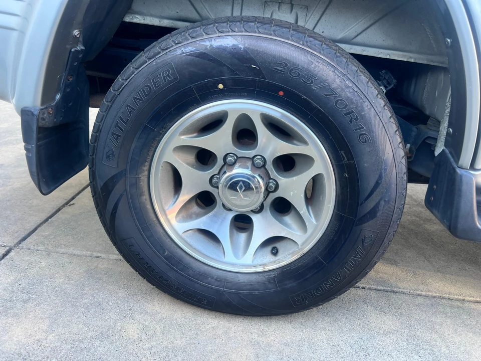 1996 Mitsubishi Pajero/Montero 2nd Gen - Image 28 of 31