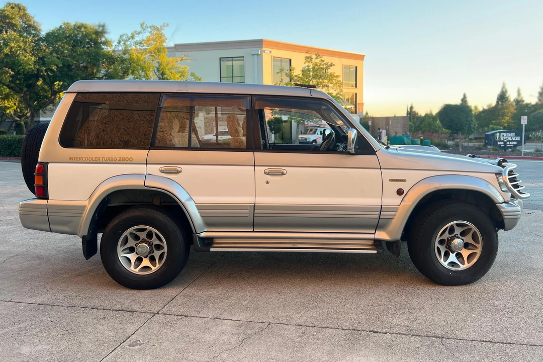 1996 Mitsubishi Pajero/Montero 2nd Gen - Image 3 of 31