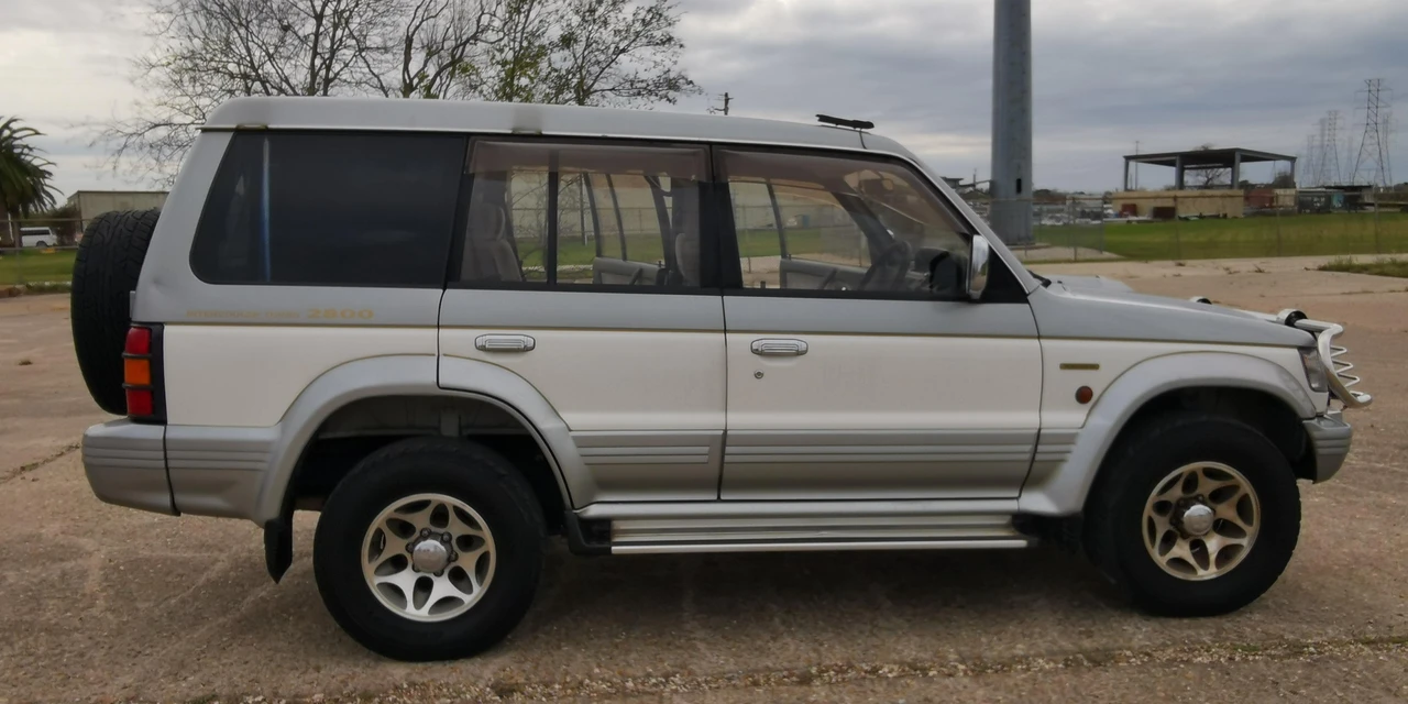 1996 Mitsubishi Pajero/Montero 2nd Gen - Image 18 of 31
