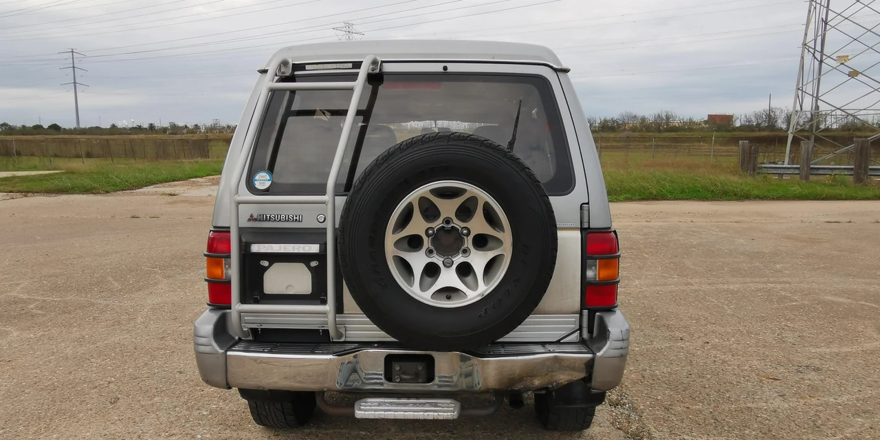 1996 Mitsubishi Pajero/Montero 2nd Gen - Image 14 of 31