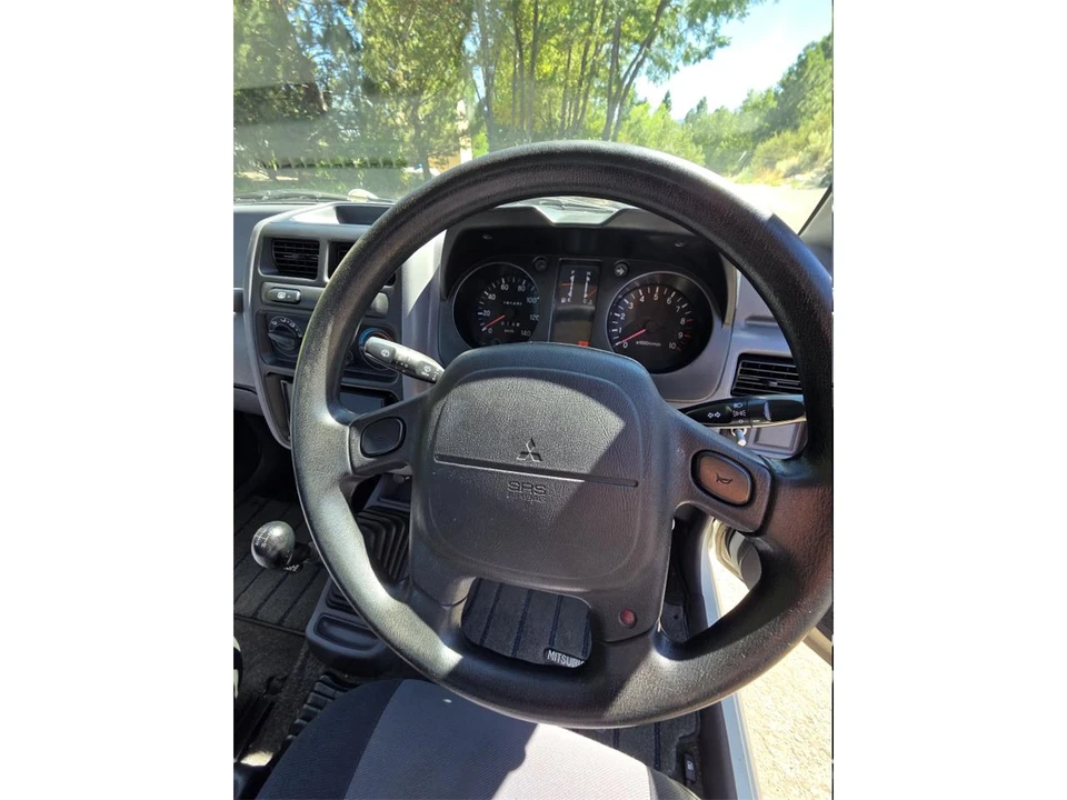 1996 Mitsubishi Pajero/Montero 2nd Gen - Image 18 of 25