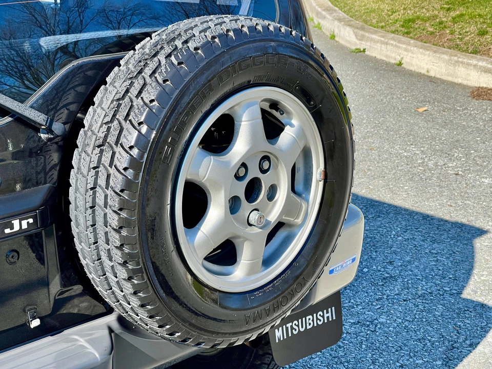 1996 Mitsubishi Pajero/Montero 2nd Gen - Image 31 of 31