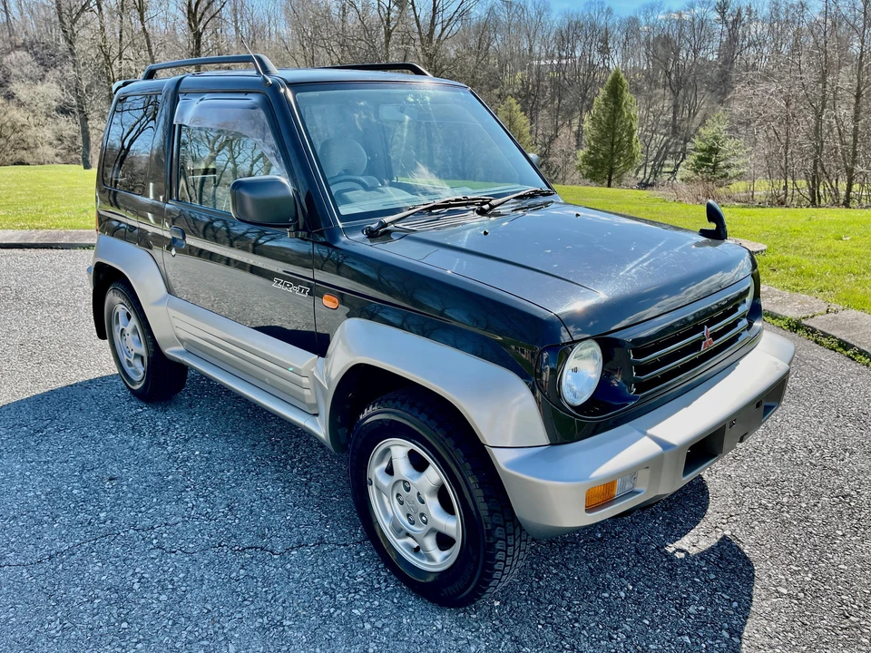 1996 Mitsubishi Pajero/Montero 2nd Gen - Image 2 of 31
