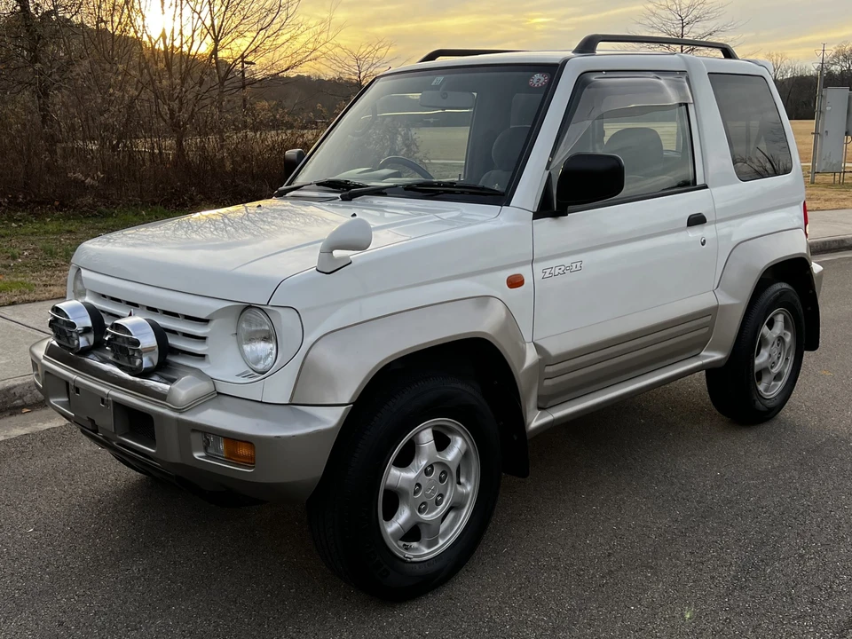 1996 Mitsubishi Pajero/Montero 2nd Gen - Image 10 of 31