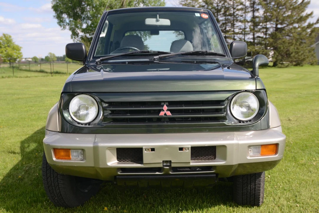1996 Mitsubishi Pajero/Montero 2nd Gen - Image 2 of 31