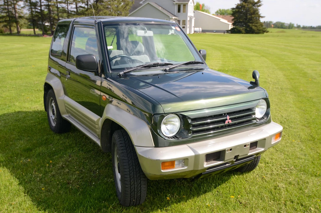 1996 Mitsubishi Pajero/Montero 2nd Gen - Image 31 of 31