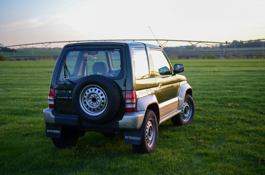 1996 Mitsubishi Pajero/Montero 2nd Gen - Image 24 of 31