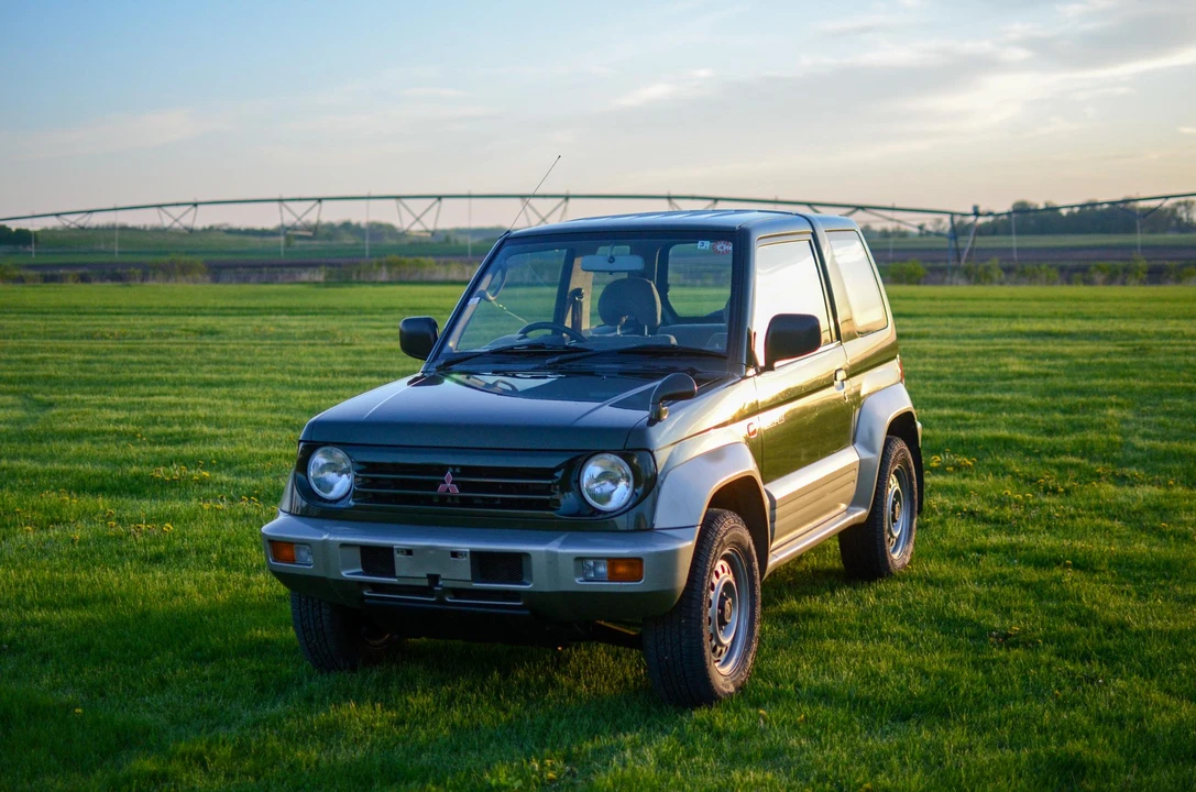 1996 Mitsubishi Pajero/Montero 2nd Gen - Image 11 of 31