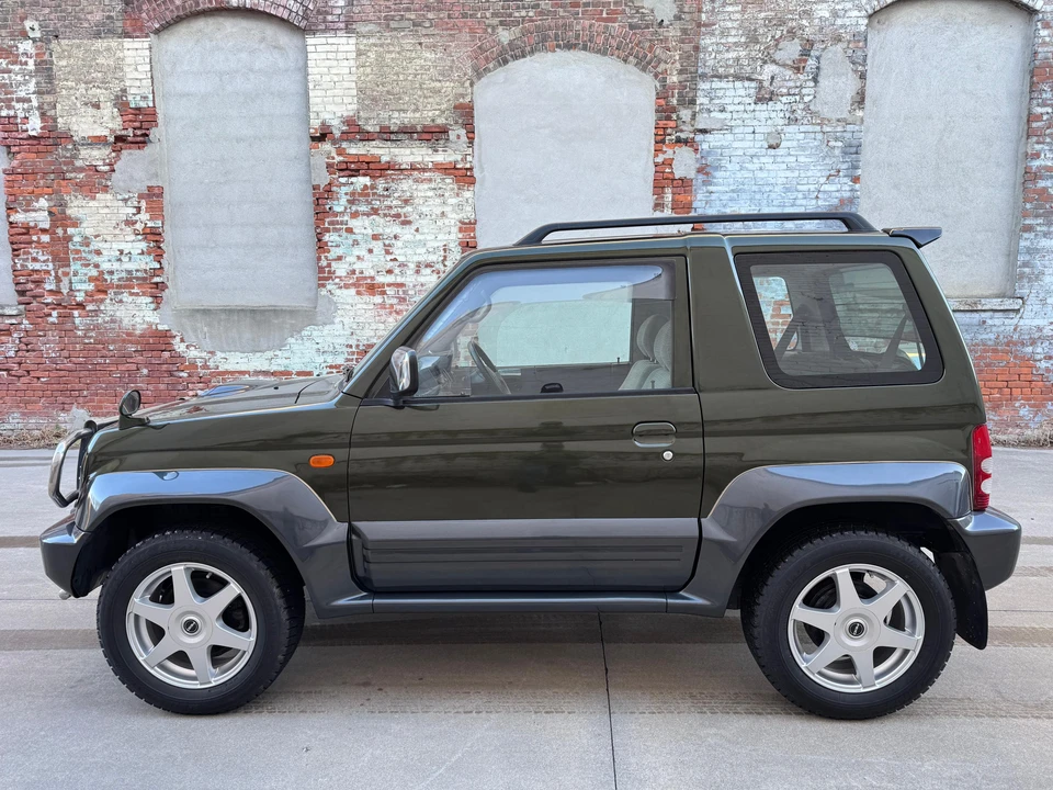 1996 Mitsubishi Pajero/Montero 2nd Gen - Image 13 of 31