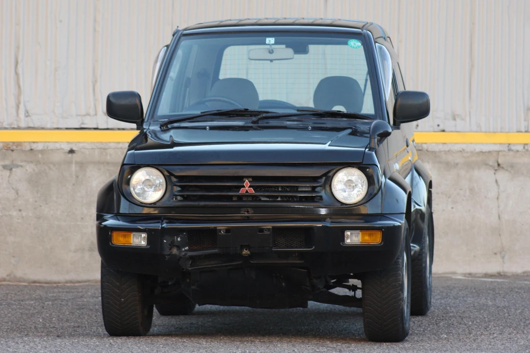 1996 Mitsubishi Pajero/Montero - Image 2 of 5