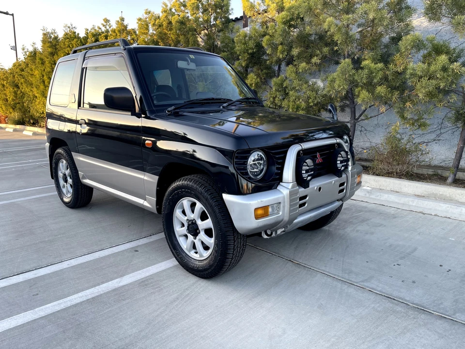 1996 Mitsubishi Pajero/Montero 2nd Gen - Image 2 of 31