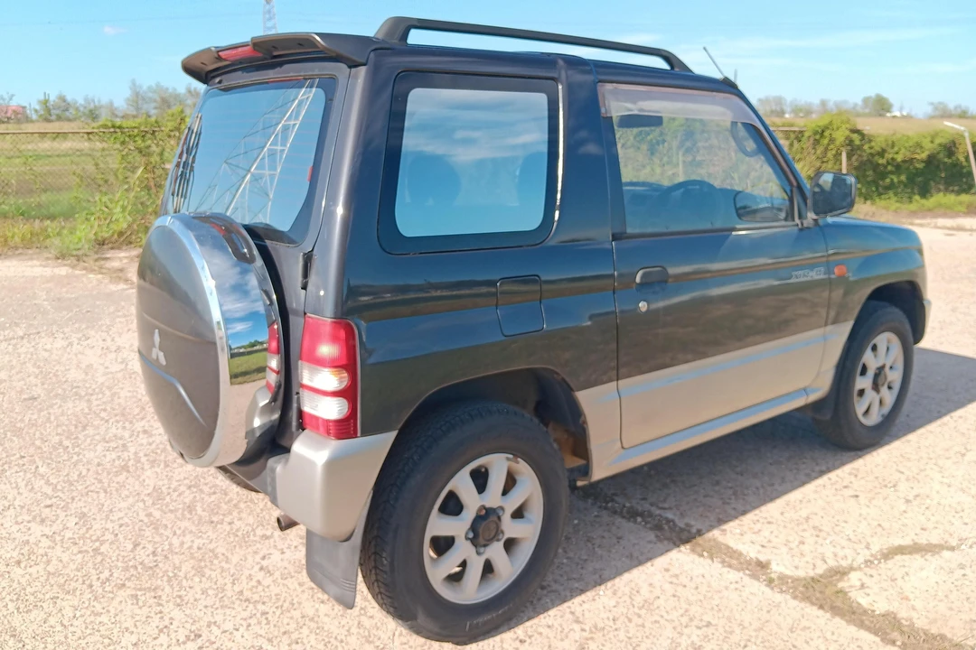 1996 Mitsubishi Pajero/Montero 2nd Gen - Image 4 of 31