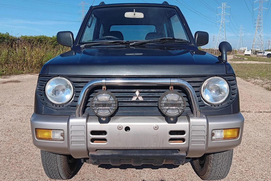 1996 Mitsubishi Pajero/Montero 2nd Gen - Image 2 of 31